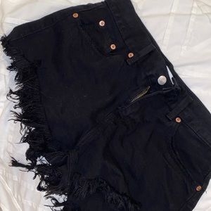 black, size 24, pistola is the brand name